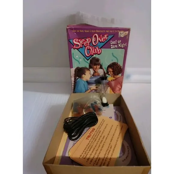 Sleep Over Club It's A T-Shirt Night Set Vintage 1995 Parker Bros - Picture 1 of 3